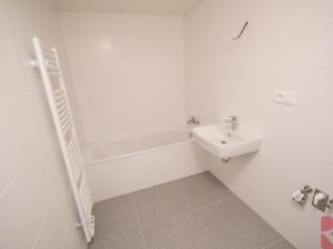 Pronájem bytu 2+kk, Praha - Modřany, Kolmanova, 61 m2