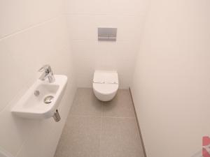 Pronájem bytu 2+kk, Praha - Modřany, Kolmanova, 61 m2