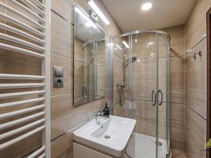 Pronájem bytu 1+kk, Praha - Holešovice, V háji, 35 m2