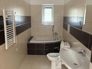 Pronájem bytu 2+kk, Ostrava, Erbenova, 53 m2