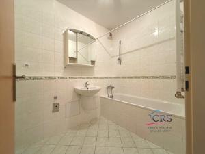 Pronájem bytu 3+kk, Praha - Vysočany, Pod Harfou, 75 m2