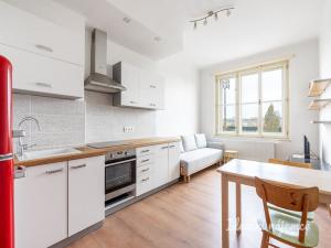 Pronájem bytu 1+1, Praha - Vršovice, Oblouková, 44 m2