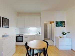 Prodej bytu 1+kk, Hostivice, Školská, 28 m2