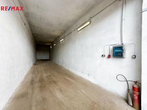 Pronájem garáže, Praha - Vinoř, Rosická, 69 m2