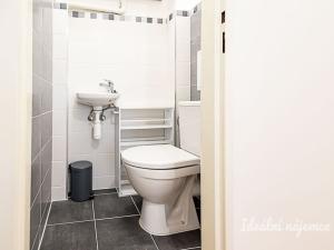 Pronájem bytu 4+kk, Praha - Podolí, Jeremenkova, 94 m2