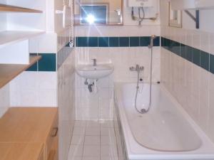 Pronájem bytu 2+kk, Praha - Podolí, Kaplická, 50 m2