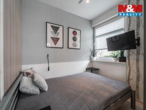 Prodej bytu 1+kk, Praha - Uhříněves, Oty Bubeníčka, 32 m2