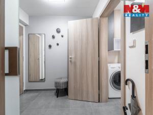 Prodej bytu 1+kk, Praha - Uhříněves, Oty Bubeníčka, 32 m2