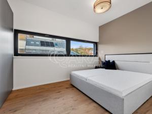 Pronájem bytu 2+kk, Praha - Troja, Pod Hrachovkou, 61 m2