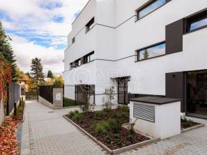 Pronájem bytu 2+kk, Praha - Troja, Pod Hrachovkou, 61 m2