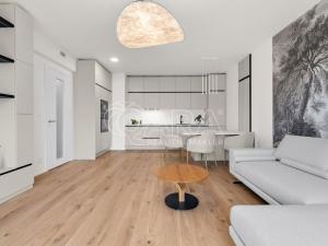 Pronájem bytu 2+kk, Praha - Troja, Pod Hrachovkou, 55 m2