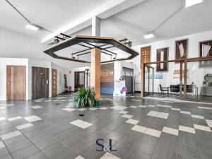 Prodej výrobních prostor, Milovice, Italská, 1819 m2