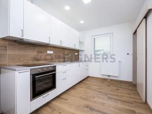 Pronájem bytu 3+1, Pardubice, Železničního pluku, 80 m2