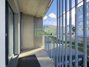 Pronájem bytu 1+kk, Praha - Libeň, Novovysočanská, 28 m2