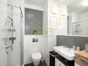 Pronájem bytu 1+kk, Praha - Libeň, Novovysočanská, 28 m2