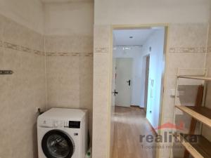 Pronájem bytu 1+1, Opava, Bílovecká, 38 m2