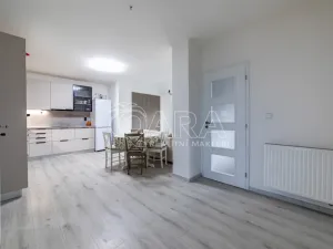 Prodej bytu 5+kk, Holubice, Za Dvorem, 117 m2