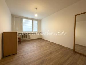 Pronájem bytu 3+1, Praha - Troja, Svídnická, 68 m2