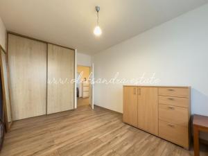 Pronájem bytu 3+1, Praha - Troja, Svídnická, 68 m2