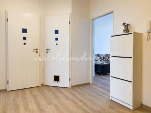 Pronájem bytu 3+1, Praha - Troja, Svídnická, 68 m2