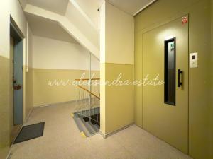 Pronájem bytu 3+1, Praha - Troja, Svídnická, 68 m2