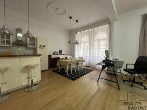 Pronájem bytu 2+kk, Praha, Řehořova, 70 m2