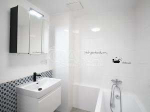 Pronájem bytu 3+kk, Praha - Kbely, Plzákova, 77 m2