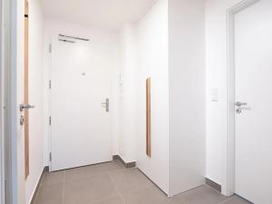 Pronájem bytu 1+kk, Praha - Prosek, Litoměřická, 35 m2
