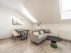 Pronájem bytu 2+kk, Praha - Libeň, Pod Labuťkou, 52 m2