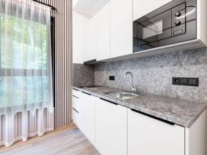 Pronájem bytu 2+kk, Praha - Hlubočepy, Na Zlíchově, 37 m2