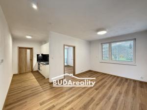 Pronájem bytu 2+kk, Otrokovice, tř. Osvobození, 40 m2