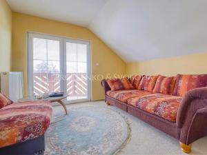 Prodej rodinného domu, Hostivice, náměstí Jana IV. z Dražic, 185 m2