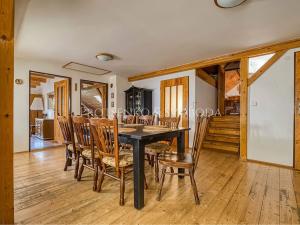 Prodej vícegeneračního domu, Dalečín, 536 m2