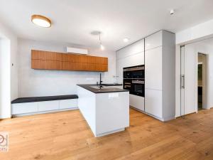 Pronájem bytu 3+kk, České Budějovice, Rudolfovská tř., 72 m2