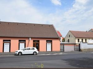 Pronájem obchodního prostoru, Louny, Na Valích, 93 m2