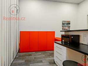 Prodej obchodního prostoru, Praha - Háje, Opatovská, 173 m2