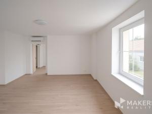 Pronájem bytu 2+kk, Praha - Čakovice, Jizerská, 34 m2