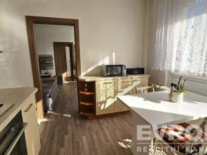 Prodej bytu 3+1, Pardubice - Zelené Předměstí, Karla IV., 76 m2