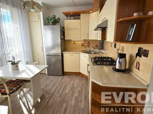 Prodej bytu 3+1, Pardubice - Zelené Předměstí, Karla IV., 76 m2