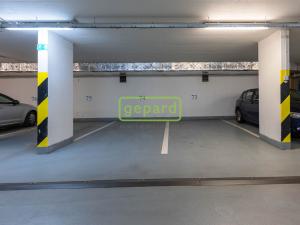 Prodej garážového stání, Praha, náměstí Přátelství, 12 m2