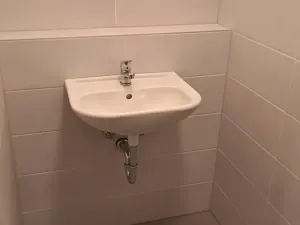 Pronájem obchodního prostoru, Praha - Vysočany, Kolbenova, 25 m2