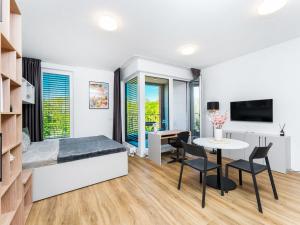 Pronájem bytu 1+kk, Praha - Vysočany, Odkolkova, 42 m2