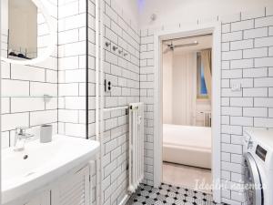 Pronájem bytu 2+kk, Praha - Nové Město, Opletalova, 42 m2