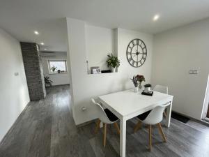 Prodej rodinného domu, Šardice, 300 m2