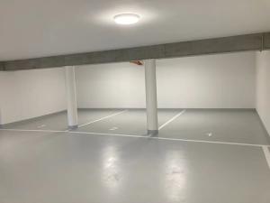 Pronájem garážového stání, Praha - Žižkov, Na rovnosti, 15 m2