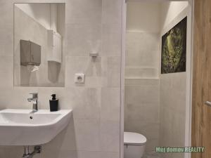 Pronájem obchodního prostoru, Praha - Vysočany, bratří Dohalských, 233 m2