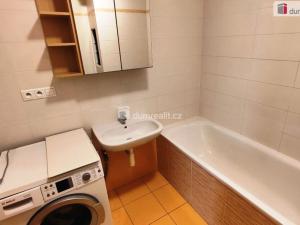 Prodej bytu 2+kk, Praha - Hostavice, U Hostavického potoka, 55 m2