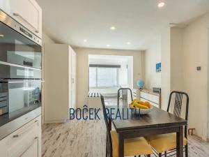 Prodej rodinného domu, Rynholec, nám. 1. máje, 259 m2