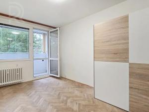 Pronájem bytu 2+1, Praha - Strašnice, Křenická, 60 m2