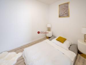 Pronájem bytu 2+1, Teplice - Trnovany, Antonína Sochora, 63 m2